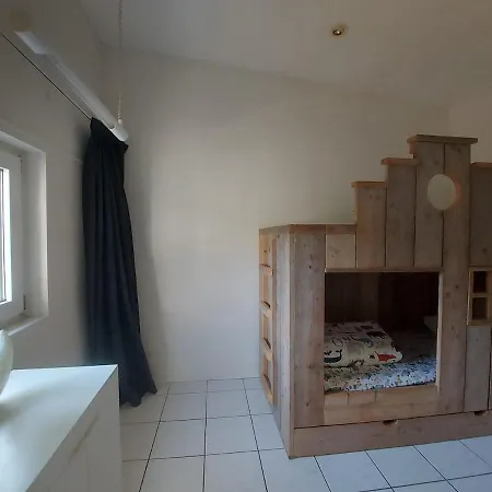 Casa de Férias Summer House On Quiet Park Close To *