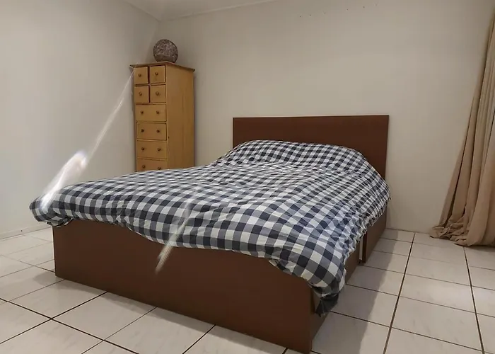 Summer House On Quiet Park Close To Vakantiehuis