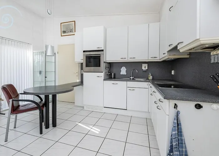 Summer House On Quiet Park Close To *